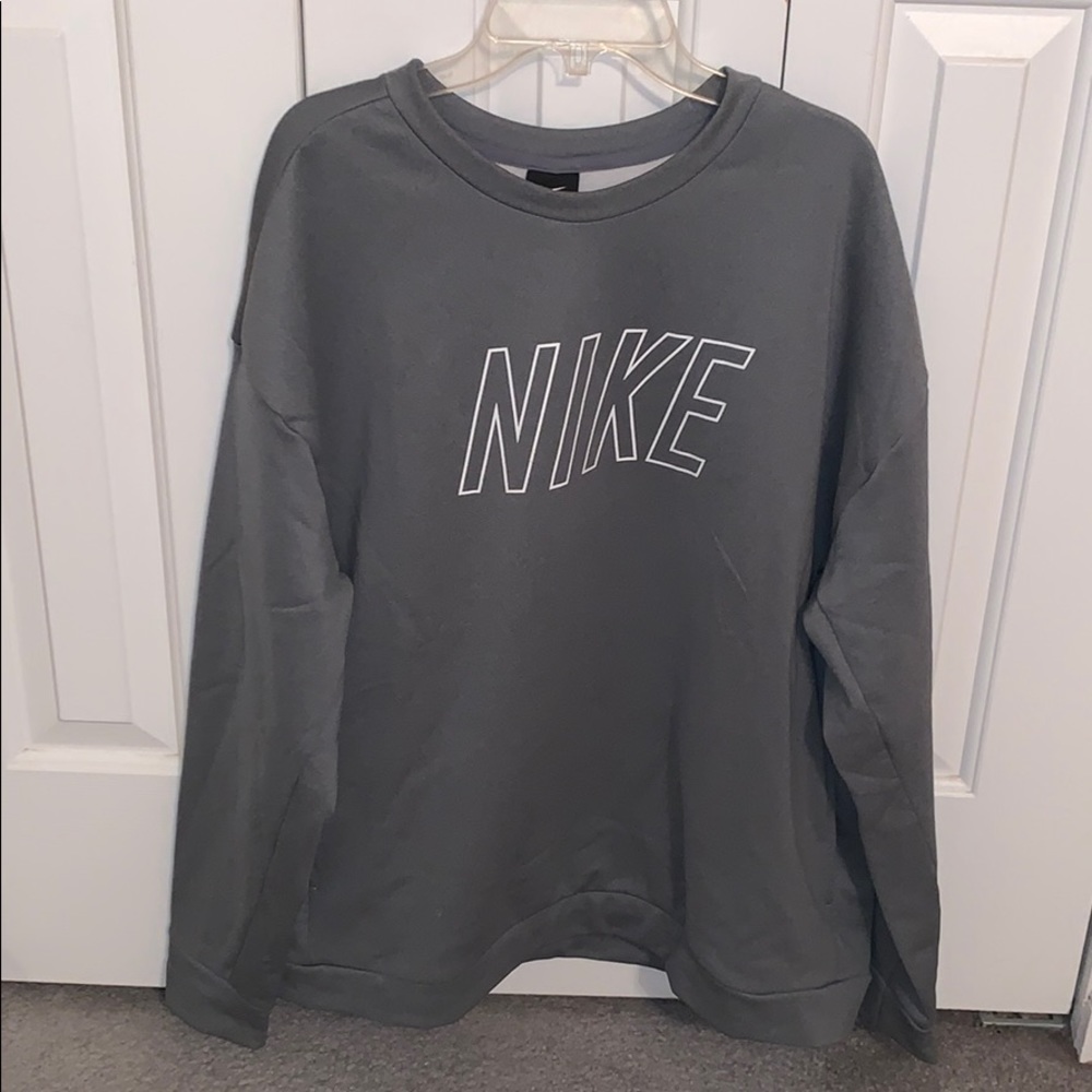 Size L Nike Crewneck